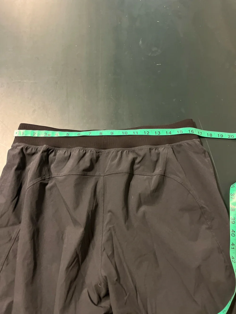Lululemon Linerless Shorts 9” Dark Gray Mens Large Athletic Shorts Euc